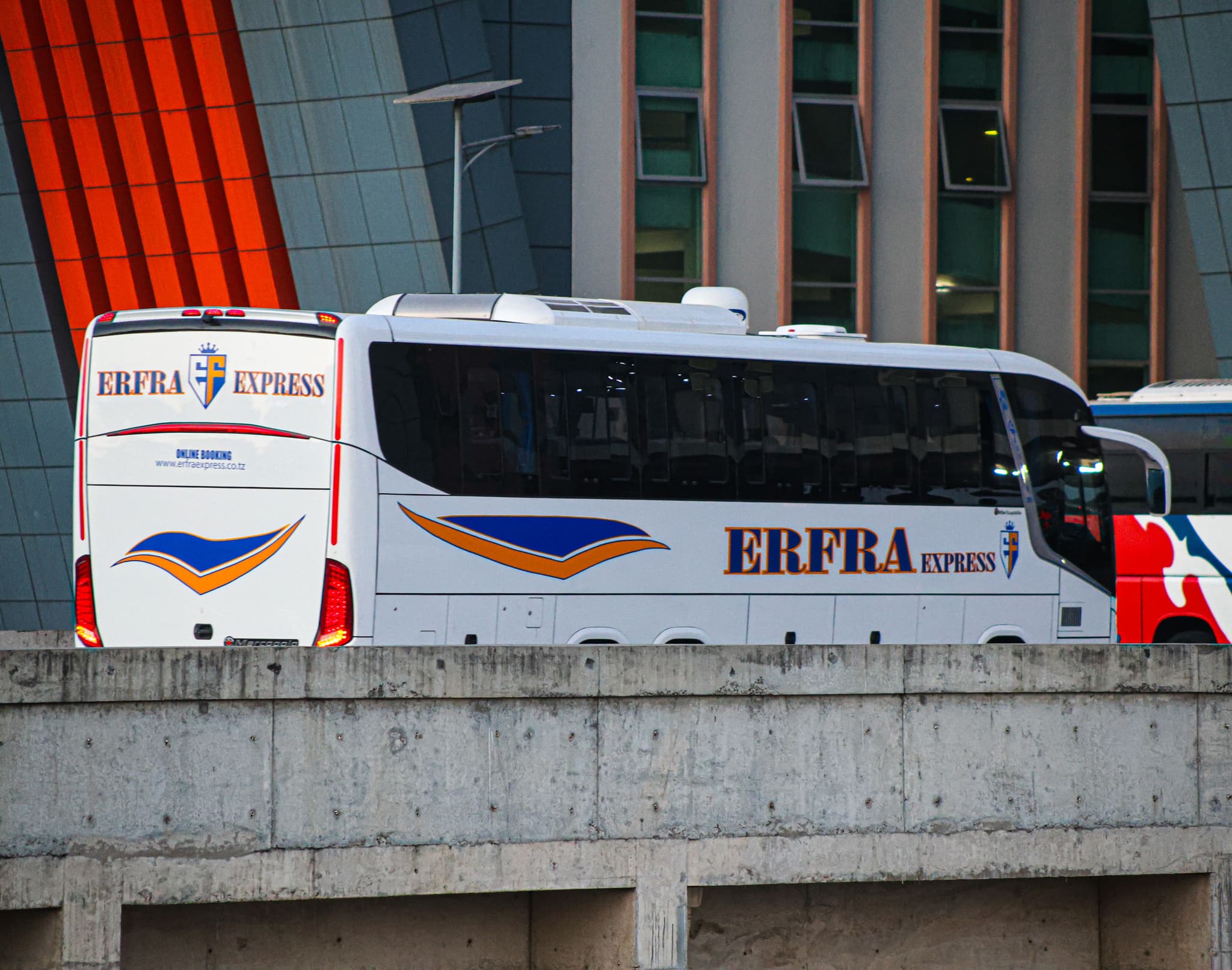 Erfra Express side profile city